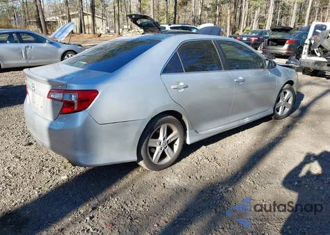 2014 Toyota Camry Se z USA, uszkodzony, nr VIN 4T1BF1FK4EU452907
